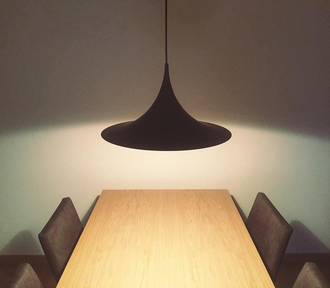 Arch-Shaped Aluminum Plug-In Pendant Light
