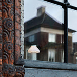 Bild in Gallery-Viewer laden, Moderne tragbare Tischlampe – minimalistisches, wiederaufladbares Licht für Innen- und Außenbereich