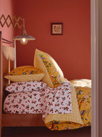 Load image into Gallery viewer, Furium Brass Accordian Wall Sconce - Retro Scalloped Bedside Lighting
