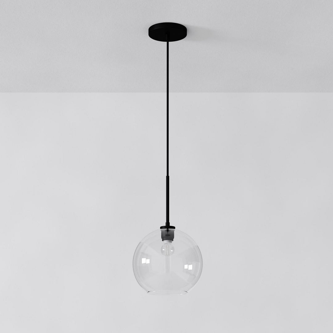 Lámpara colgante Selvion con forma de globo escultural: moderna lámpara colgante de cristal con un diseño elegante.