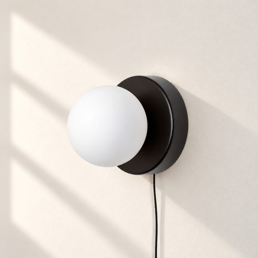 Nuvol Glass Plug-In Wall Light