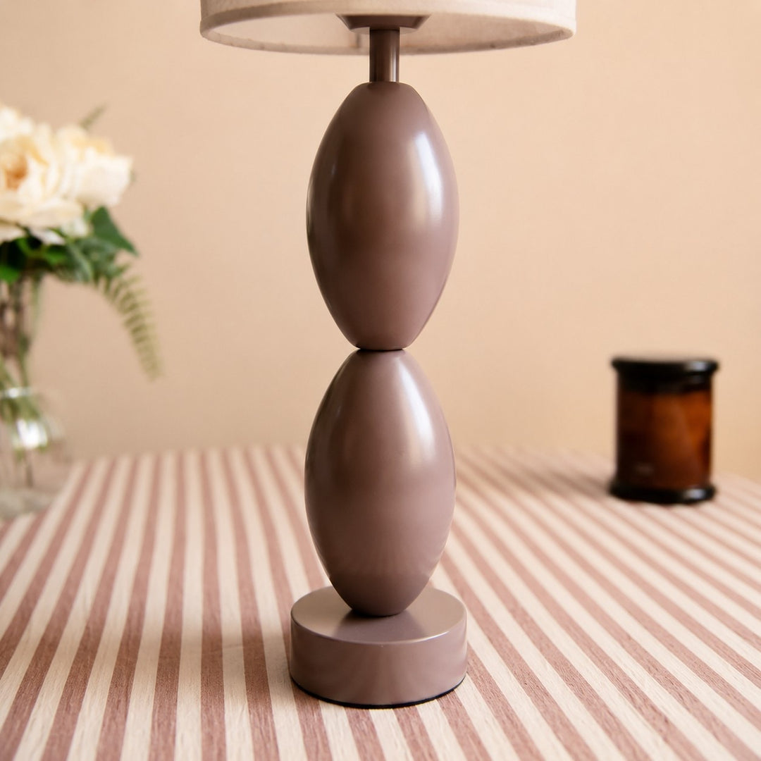 detail sculptural base