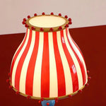 Charger l'image dans la visionneuse de galerie, Lampadaire sculptural Festilo Circus - Lampadaire contemporain arqué pour salons et espaces détente