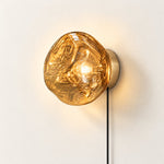 Charger l'image dans la visionneuse de galerie, Gold plug-in wall light, shade on