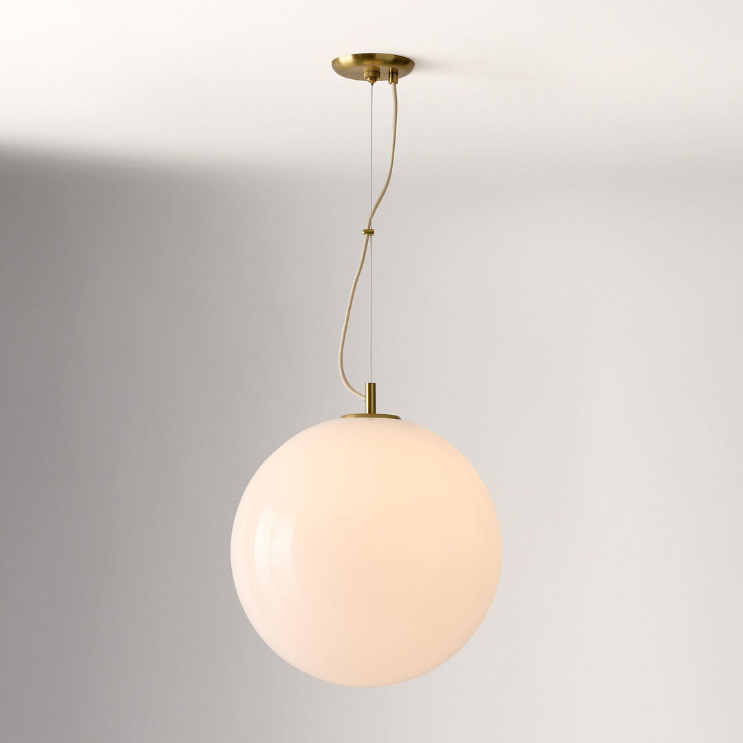 Lámpara colgante minimalista de cristal Lumivelle: diseño regulable en altura