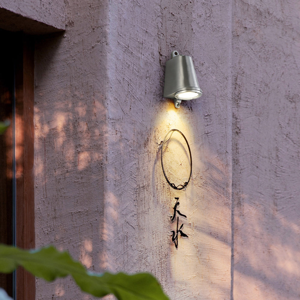 Luz de Pared Exterior Industrial Metálica en Forma de Campana IP65 Impermeable