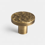 Charger l'image dans la visionneuse de galerie, 25 mm round flat hammered antique brass cabinet knob