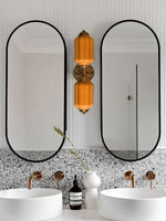 Cargar imagen en el visor de la Galería, Aplique de pared horizontal Eloise de cristal vintage americano con forma de farol
