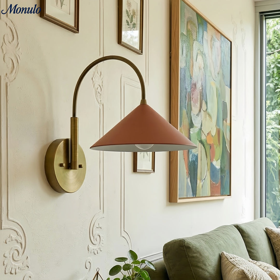 Applique murale Curva à abat-jour conique incurvé - Élégance vintage pour chambre à coucher
