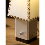 Charger l'image dans la visionneuse de galerie, Lampe de table géométrique moderne en métal – Abat-jour en parchemin pour éclairage de table de nuit