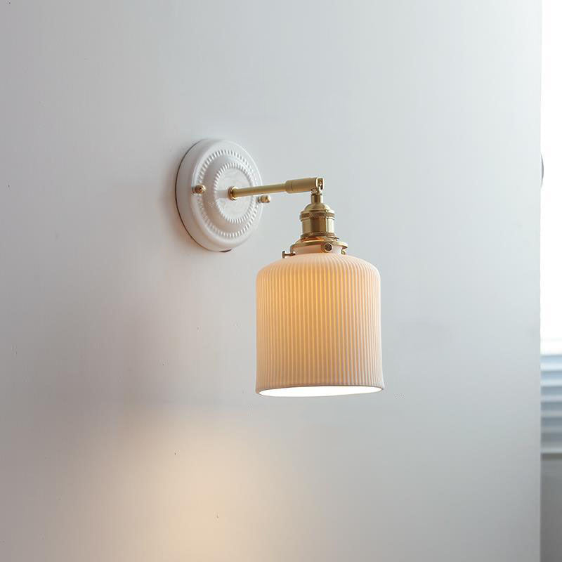 Lámpara de pared vintage de cerámica japonesa de latón con una luz