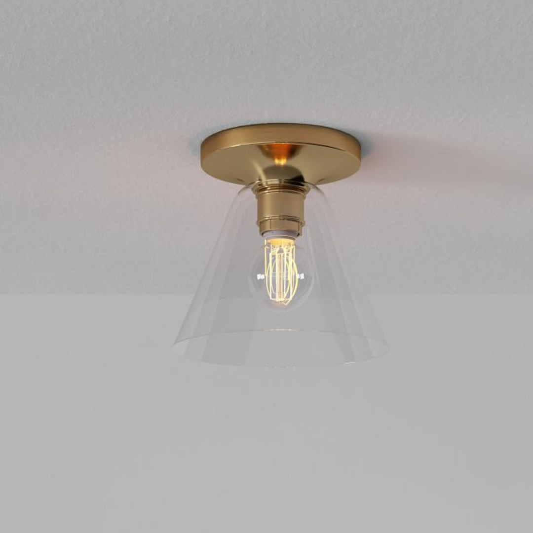 Lámpara de techo Conica Cone Flush Mount: lámpara de techo de cristal para espacios modernos