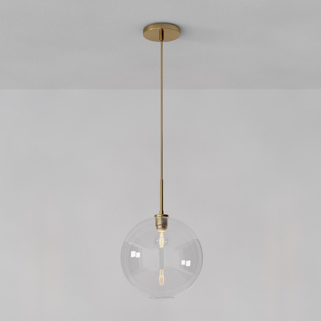 Lámpara colgante Selvion con forma de globo escultural: moderna lámpara colgante de cristal con un diseño elegante.