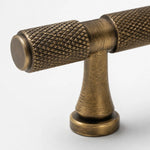 Cargar imagen en el visor de la Galería, Knurled antique brass cabinet pull end detail