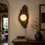 Bild in Gallery-Viewer laden, Wabi-Sabi-Wandleuchte aus Naturholz