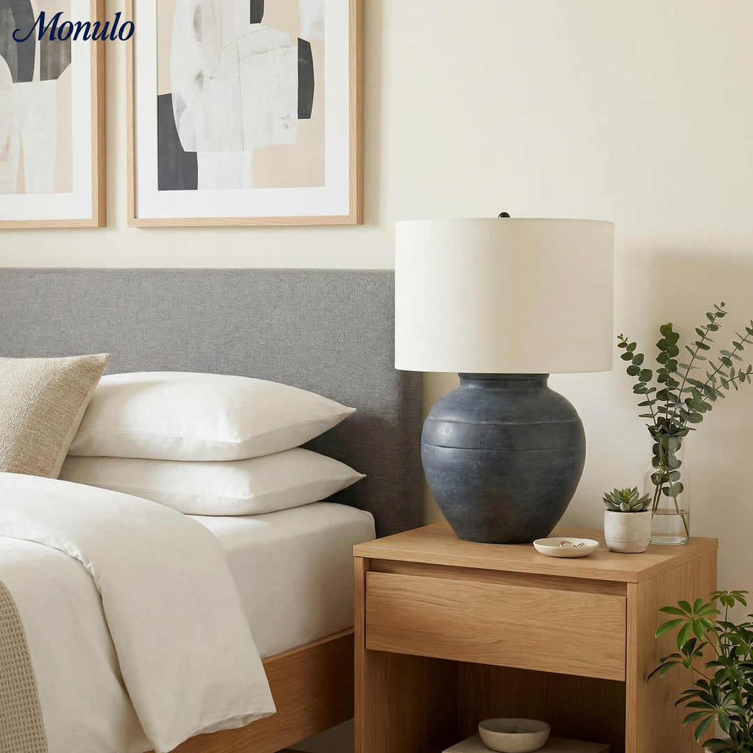 Lampe de table Ceruna à base en céramique texturée avec abat-jour en tissu - Éclairage moderne de chevet pour chambre à coucher