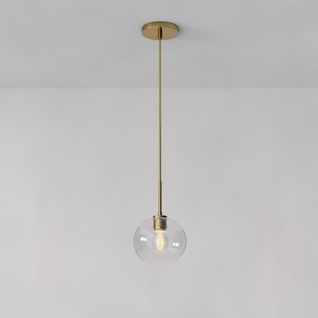 Lámpara colgante Selvion con forma de globo escultural: moderna lámpara colgante de cristal con un diseño elegante.