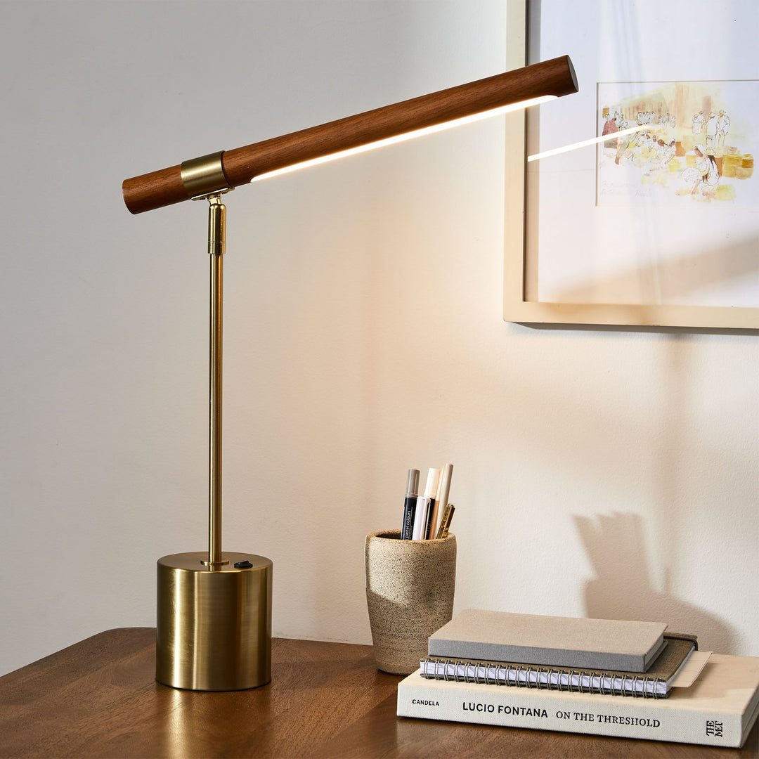 Lámpara de mesa LED de madera lineal moderna Moss: giratoria y ajustable, carga USB