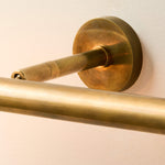 Bild in Gallery-Viewer laden, Aurix Wandmontierte Kunstleuchte - Bildleuchte mit gealtertem Finish zur Hervorhebung von Leinwänden