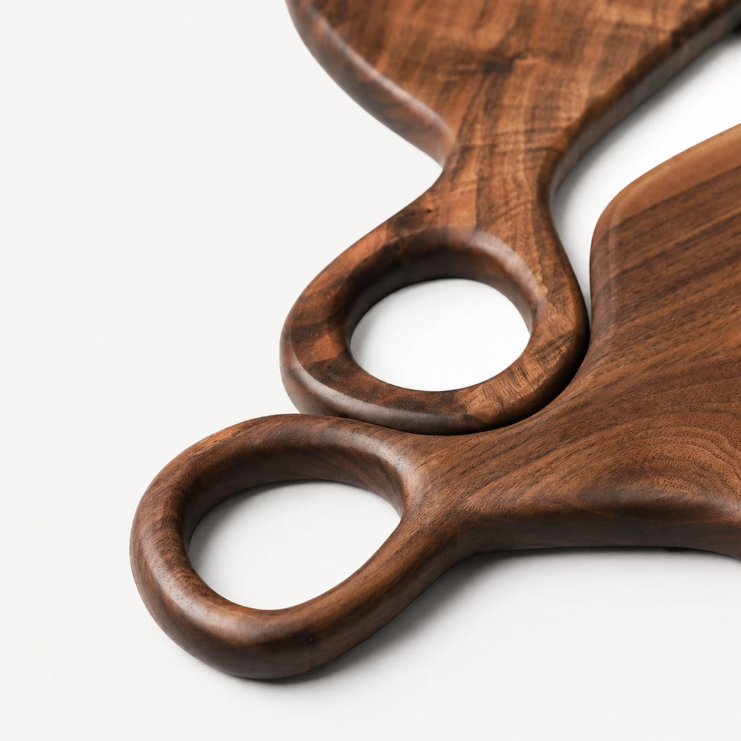 Detail: rounded loop handle