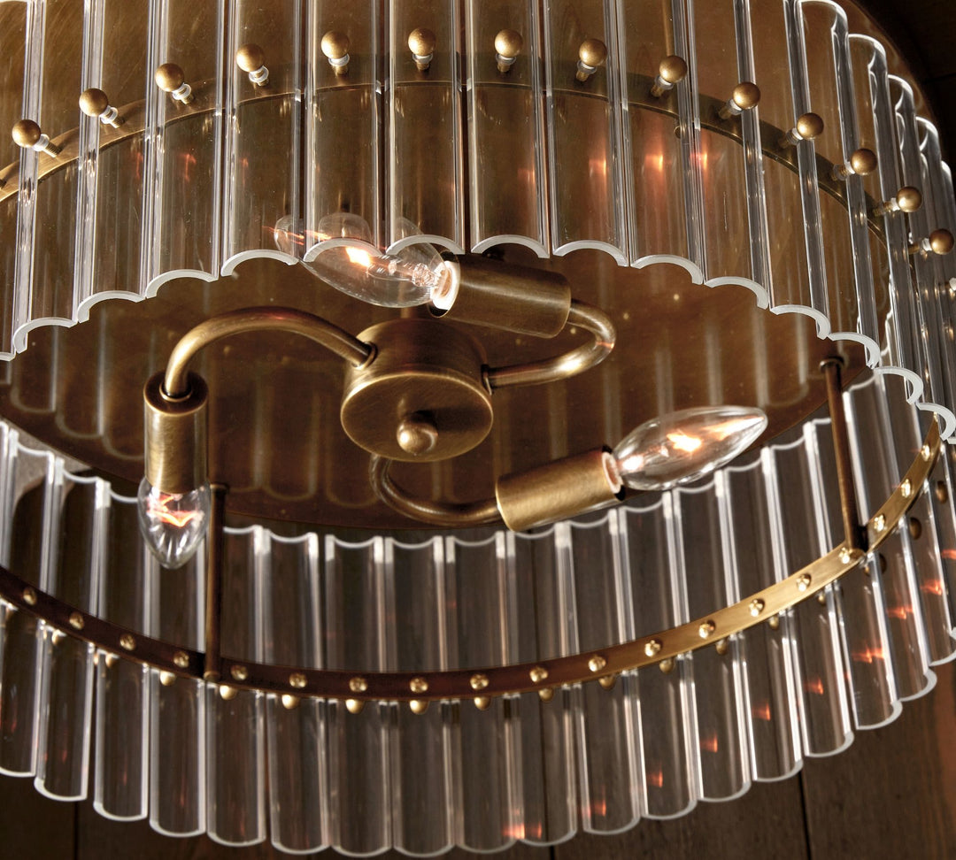Lámpara de techo Lumora Crystal, de cristal tallado y latón envejecido.