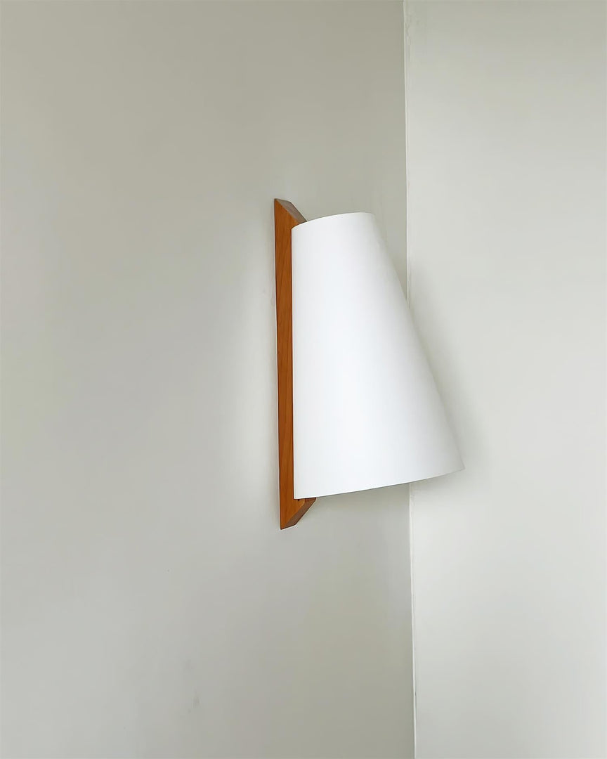 Trianora Wall Lamp