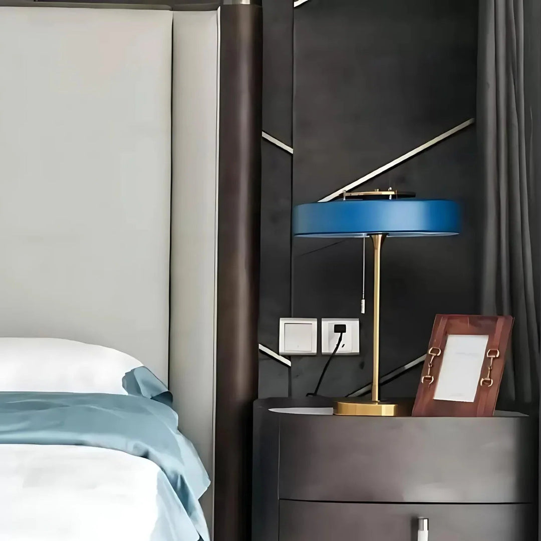 Lampe de table minimaliste en métal Radiant Tower of Light