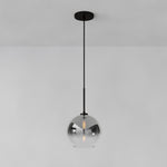 Cargar imagen en el visor de la Galería, Lámpara colgante Selvion con forma de globo escultural: moderna lámpara colgante de cristal con un diseño elegante.
