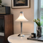 Cargar imagen en el visor de la Galería, White table lamp on a round living room table