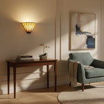 Bild in Gallery-Viewer laden, TF Art Deco Tiffany Glas Wandlampe – Handgefertigte geometrische Leuchte für Flure und Wohnbereiche