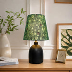 Bild in Gallery-Viewer laden, Green Pattern room scene