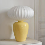Bild in der Galerieansicht laden, Baiser Tischlampe
