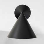 Cargar imagen en el visor de la Galería, Aplique de pared cónico de metal Brivana: aplique de pared moderno para exteriores con pantalla cónica
