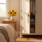 Bild in Gallery-Viewer laden, Verlitho Statement Schrankgriff - Galerie-inspirierte Beschläge für Wohnkultur