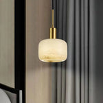Bild in Gallery-Viewer laden, Velia Eichel Alabaster Minimalistische Pendelleuchte
