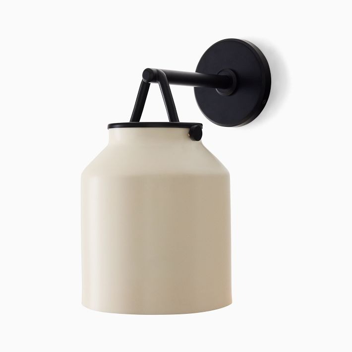 Aplique de pared minimalista para exterior Hanton: aplique industrial de metal mate para espacios modernos