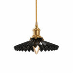 Charger l'image dans la visionneuse de galerie, Black pleated ceramic pendant light with brass-finish base