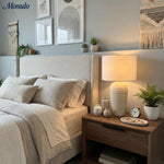 Charger l'image dans la visionneuse de galerie, Lampe de table Ceruna à base en céramique texturée avec abat-jour en tissu - Éclairage moderne de chevet pour chambre à coucher