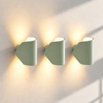 Charger l'image dans la visionneuse de galerie, Textured Rim Pointed Shade Aluminium Wall Light