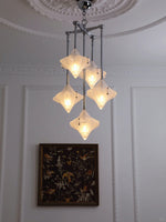 Charger l&#39;image dans la visionneuse de galerie, Lustre Art Déco Étoile – Luminaire déco en verre dépoli pour salle à manger – Astris Vega 
