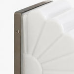 Cargar imagen en el visor de la Galería, Close view of the metal frame and glass connection