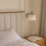 Charger l'image dans la visionneuse de galerie, Cream glass wall lamp installed beside a bed