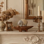 Cargar imagen en el visor de la Galería, Animal resin decor styled with books and shelf objects