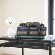 Floxo Lazy Dog Skulptur Geometrisches Eisendesign – Moderne Wohnkultur für Wohnzimmer und Büros