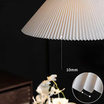 Charger l&#39;image dans la visionneuse de galerie, Lampe suspendue plissée Demare
