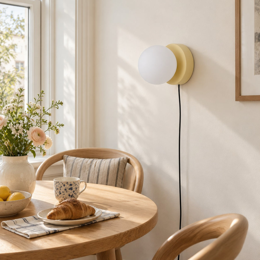 Nuvol Glass Plug-In Wall Light