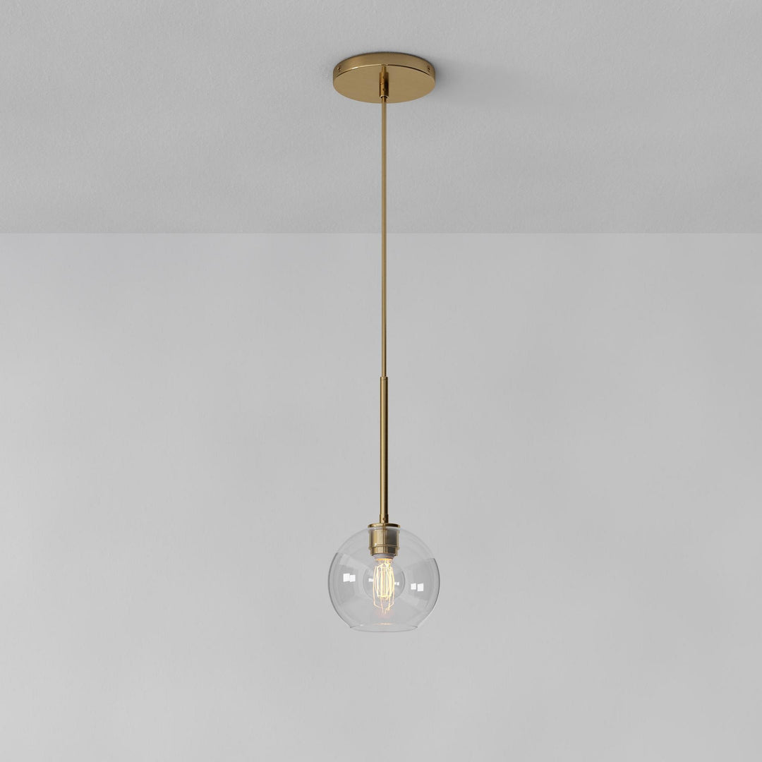 Lámpara colgante Selvion con forma de globo escultural: moderna lámpara colgante de cristal con un diseño elegante.
