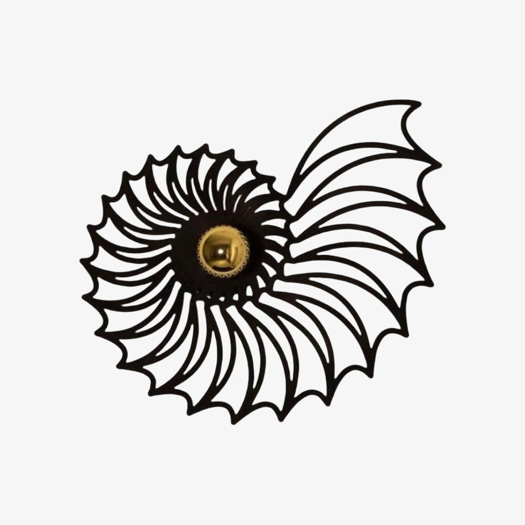 Lámpara de pared moderna con silueta de concha de nautilus Spiralyn - Iluminación para sala de estar