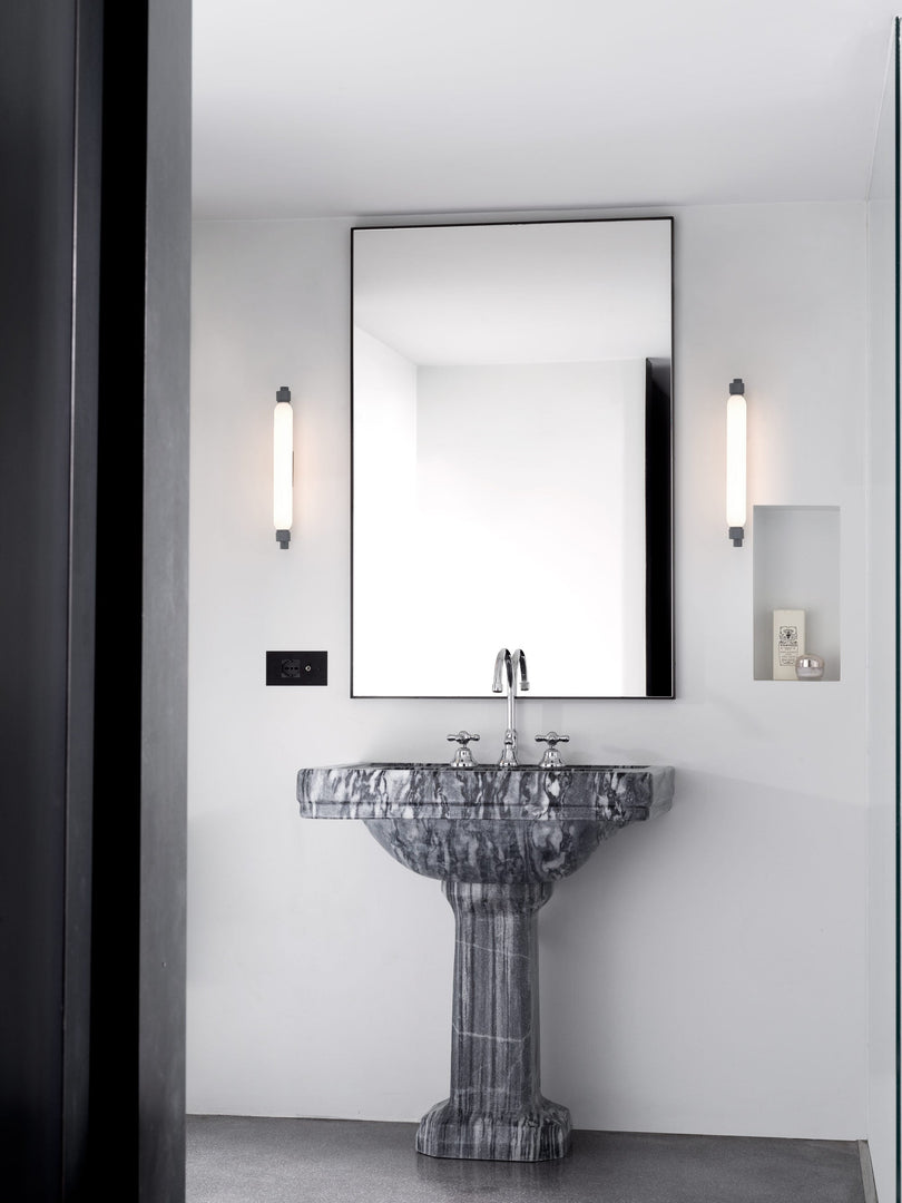 La Roche Wall Lamp