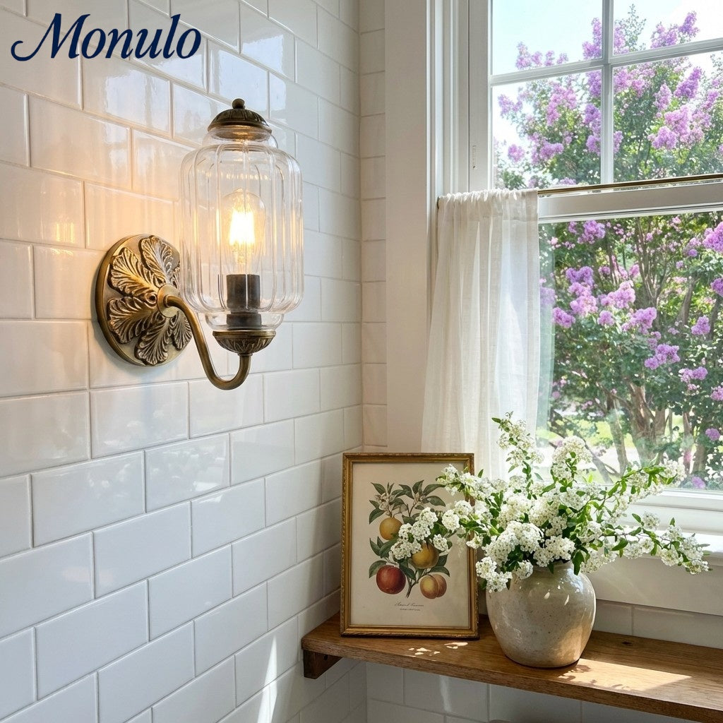 Applique murale vintage en verre laiteux festonné Eloise - Éclairage d'appoint moderne pour salle de bain et chambre